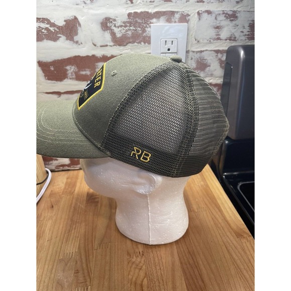 “No quarter” HAT Relentless Betrayal Truckers Mesh Snapback Sword Skull Logo NEW - Picture 2 of 5